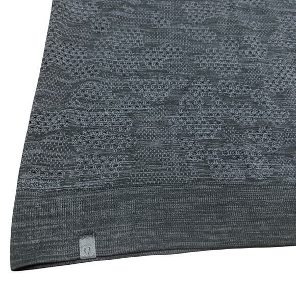 Lululemon Breeze By Tank Size 8 - Picture 3 of 5